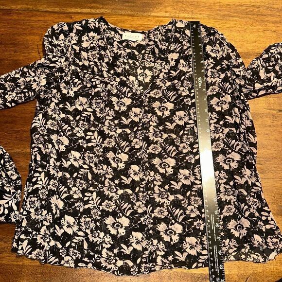 Velvet By Graham Spencer Blouse Miley Floral Top - Picture 6 of 6